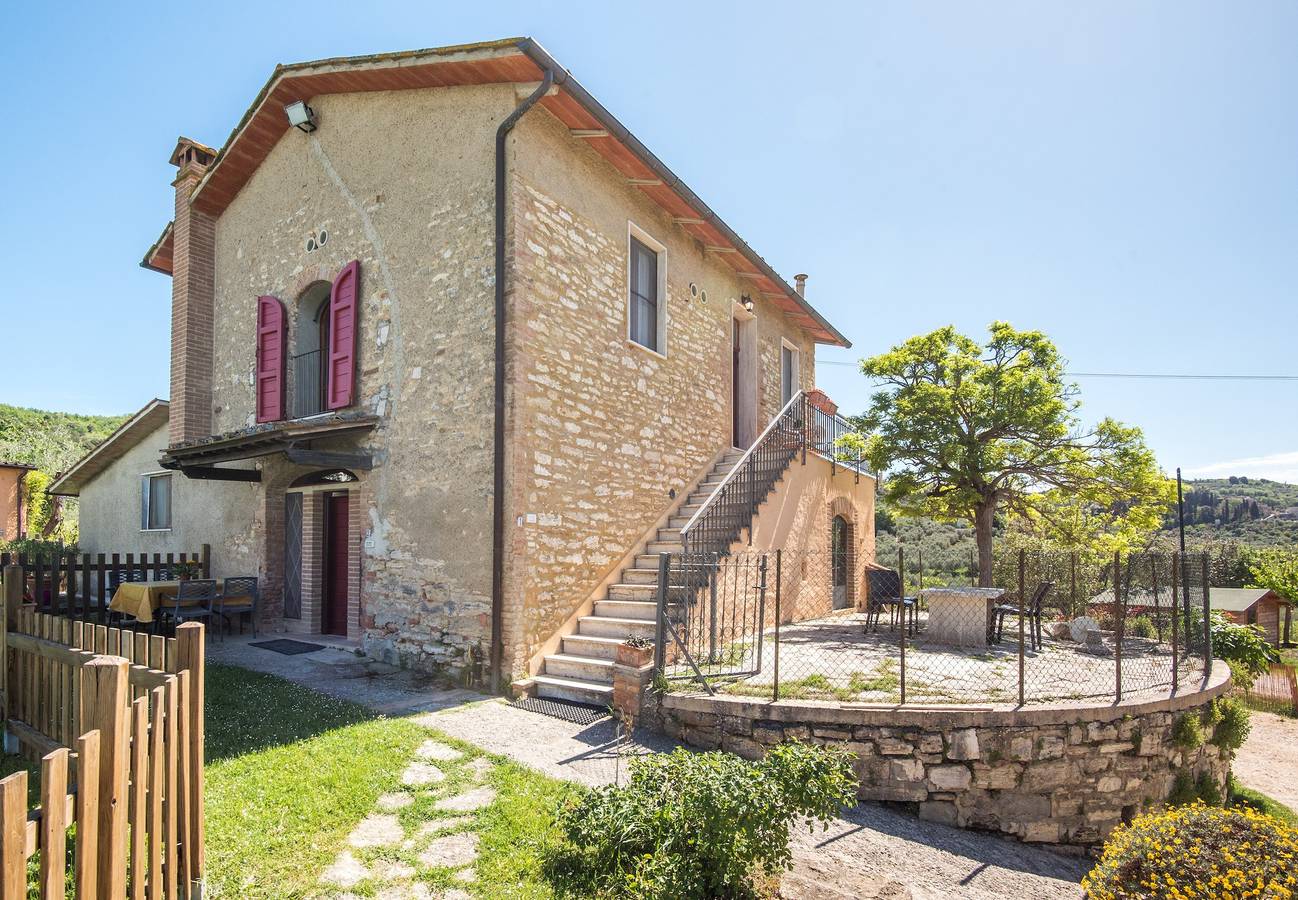 Agriturismo 'Podere Del Pereto Bio- 201' con piscina condivisa, terrazza privata e Wi-Fi in Rapolano Terme, Siena e dintorni
