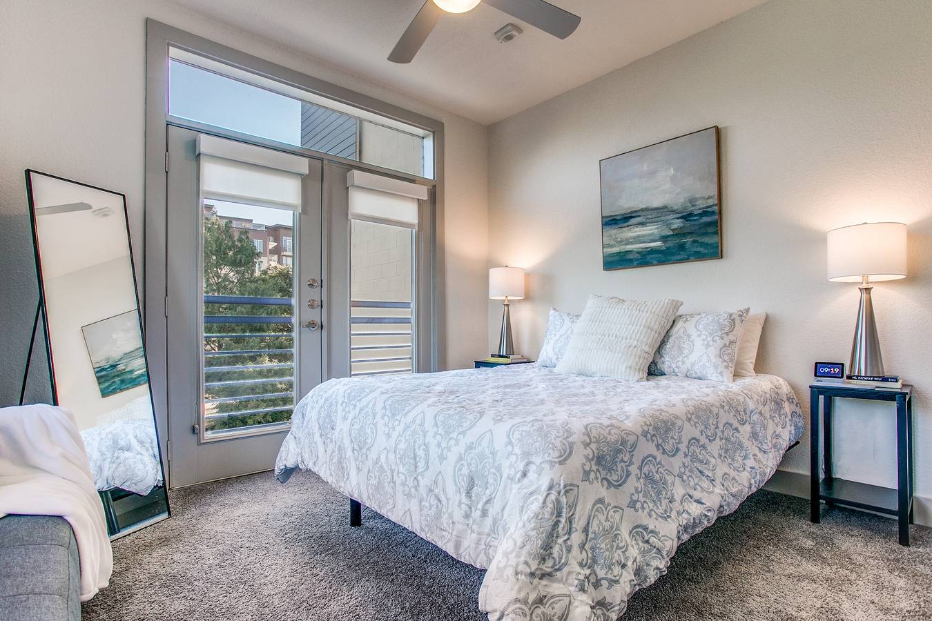 Apartamento vacacional entero, Condominio de lujo junto al río, piscina, balcón, estacionamiento in San Antonio, Condado de Bexar