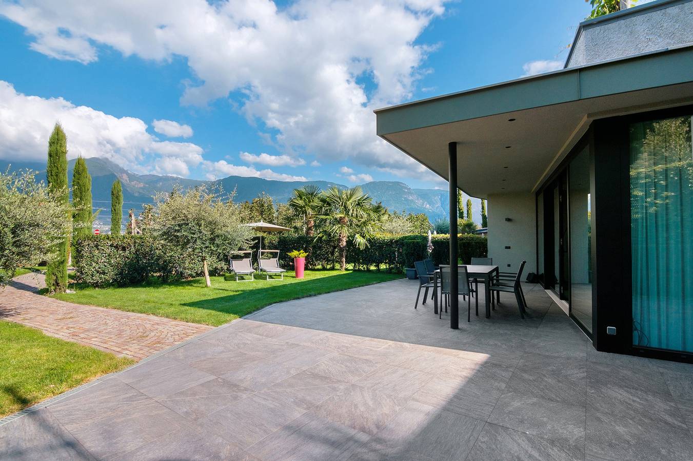 Ganze Wohnung, Ferienwohnung 'Faselehof Ivy' mit Bergblick, Gemeinschaftspool und Wi-Fi in Marling, Ortleralpen