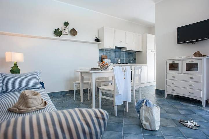 Apartamento entero, Porpora   Apartment with sea view located inside the Residence le Ruve Bianche with swimming pool and private beach in Vibonati, Cilento Coast