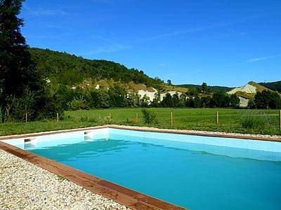 Chambre d’hôte pour 2 personnes, avec piscine et terrasse ainsi que jardin et vue en Auvergne