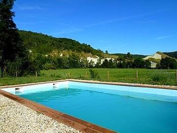 Cottage pour 2 personnes, avec vue et piscine ainsi que jardin et terrasse à Polignac