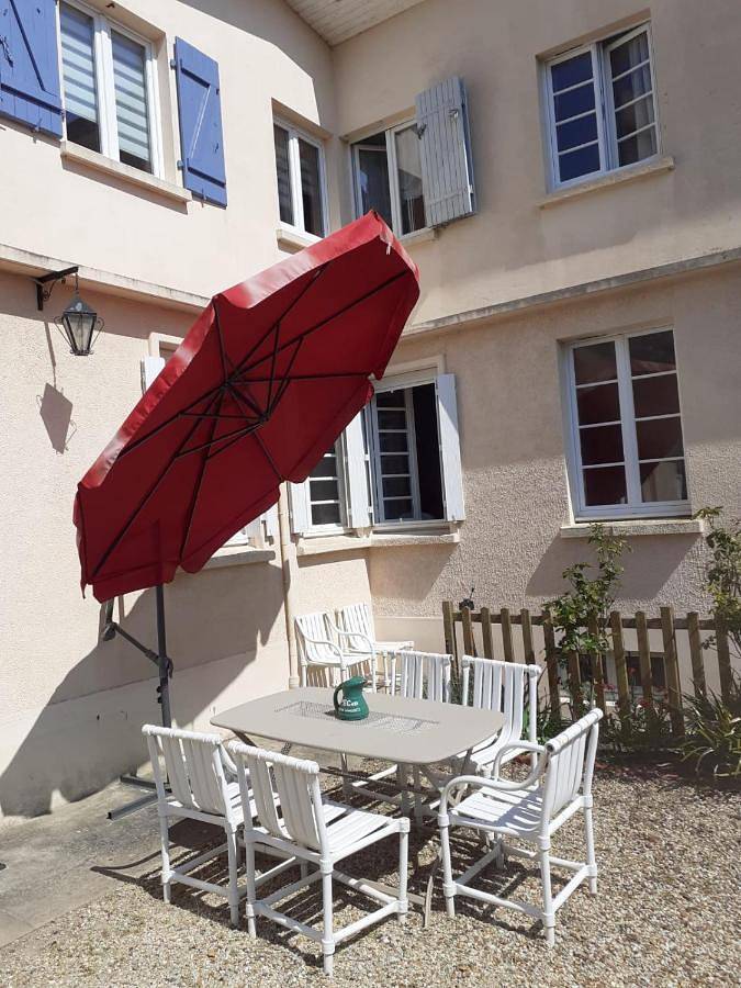 Ferienwohnung für 4 Personen, mit Terrasse und Garten in Bernières-sur-Mer