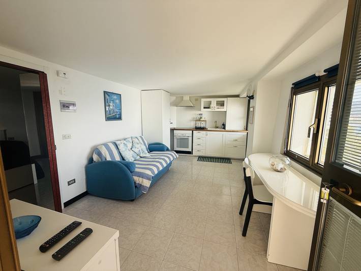 Elegante vista mare con posto auto privato in Andora, Riviera di Ponente