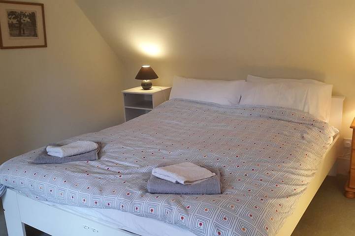 Fabulous house with sun-doors and patio - Large mature garden. Mountain views. in Braemar, Cairngorms National Park