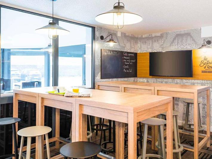 Hôtel pour 2 personnes, avec terrasse, animaux acceptés à Val-de-Reuil - 2