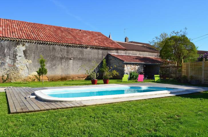 Villa pour 8 personnes, avec piscine ainsi que jardin et terrasse dans le Lot
