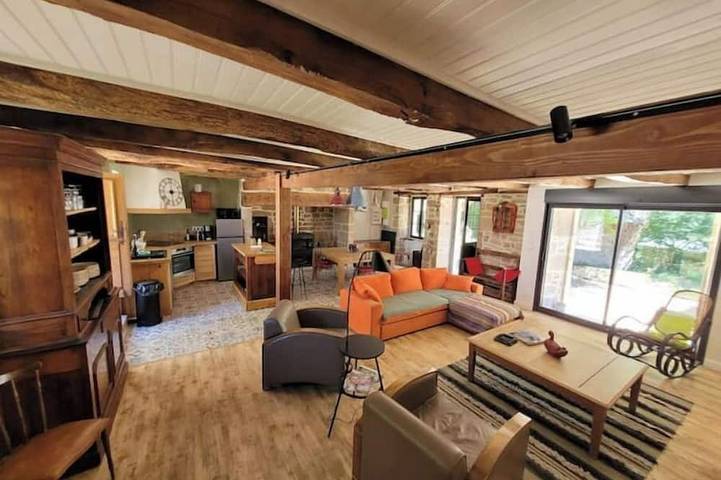 Gîte pour 8 personnes, avec jardin à Saint-Yrieix-le-Déjalat - 4