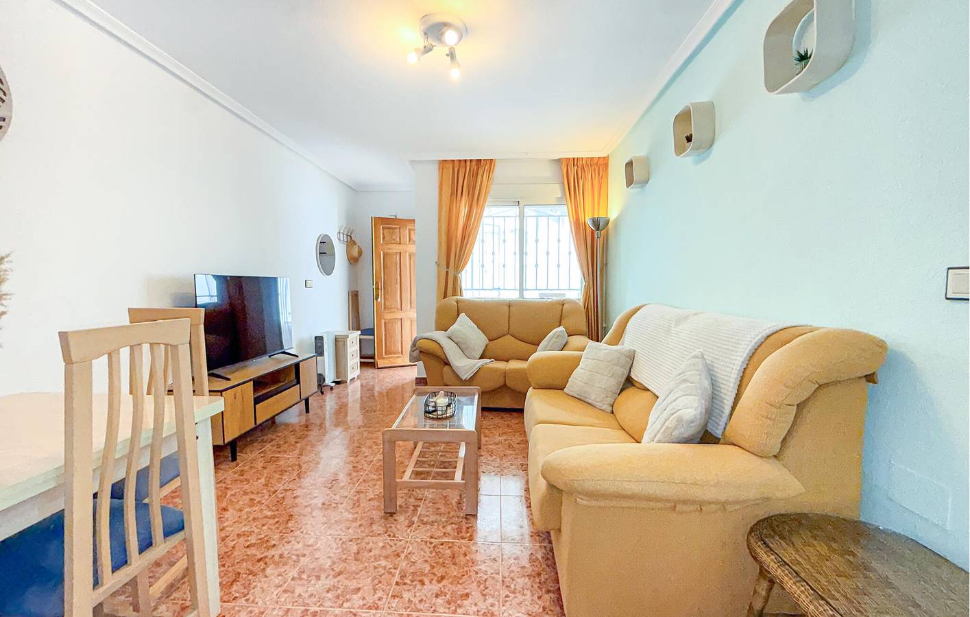 Coco's Oasis: Gemütliches Mobilheim mit Pool und WiFi in Laguna Green, Orihuela