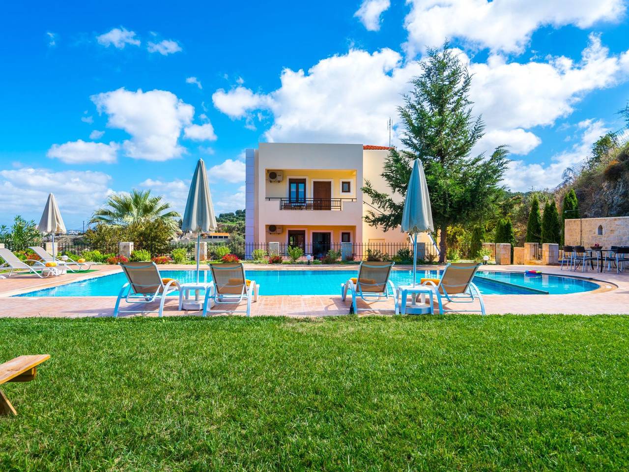 Familienvilla mit privatem Pool, Spielplatz und in Mesi, Rethymno e dintorni