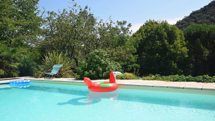 Maison de vacances pour 6 personnes, avec jardin ainsi que piscine et terrasse, animaux acceptés
