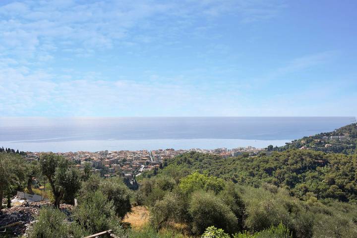 Appartamento intero, Appartamento Pet Friendly I Girasoli con vista sul mare e Wi-Fi in Moglio, Alassio
