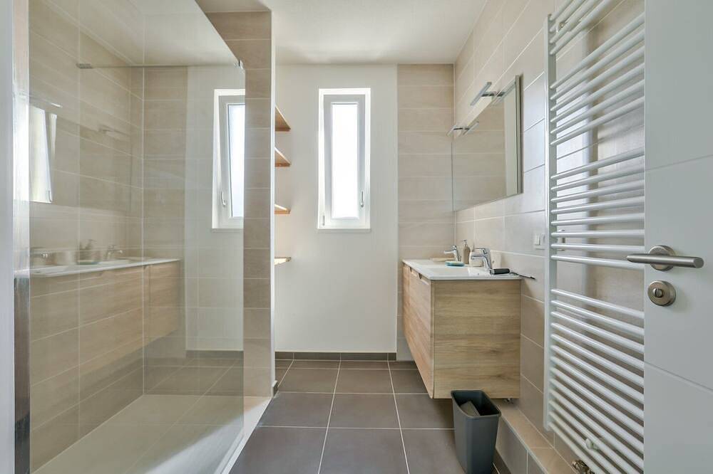 Appartement entier, Stunning 2Br Flat with Terrace and private parking in Strasbourg, Région de Strasbourg