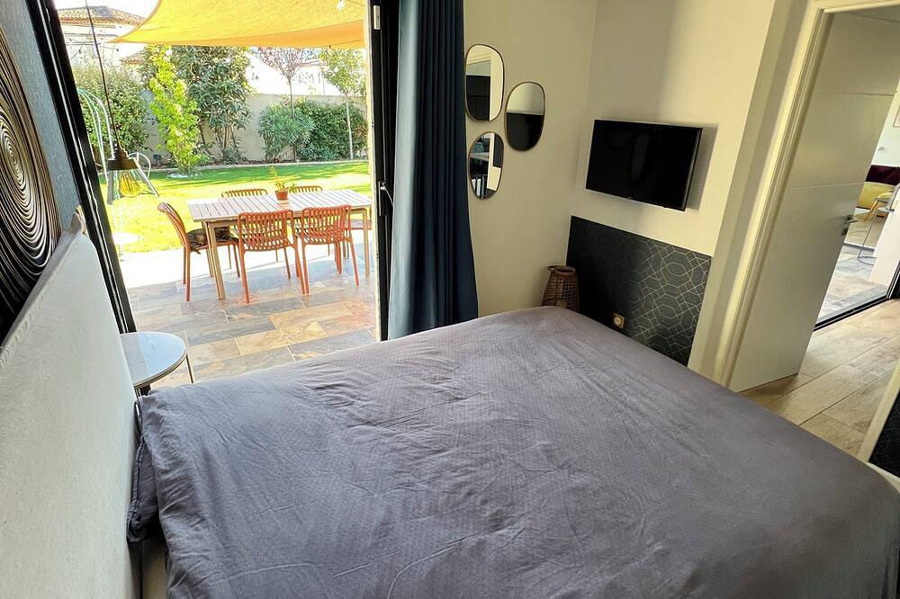 Contemporary house with heated pool, close to beaches and calanques in Gémenos, Mittelmeerküste (Frankreich)