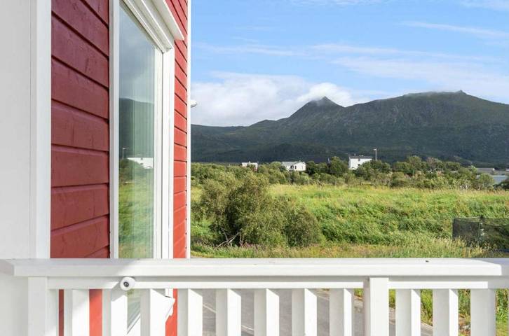 Gîte pour 5 personnes, avec vue et jardin, adapté aux familles à Leknes - 3