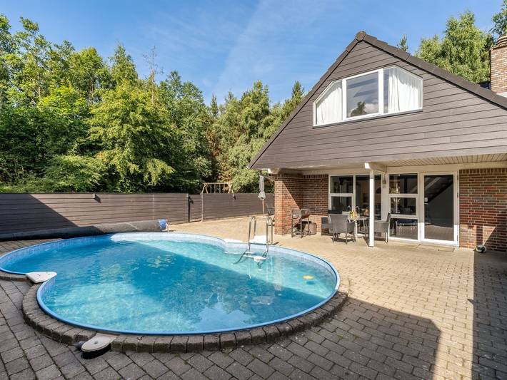 Ferienhaus für 9 Personen, mit Whirlpool und Terrasse sowie Sauna in Højslev