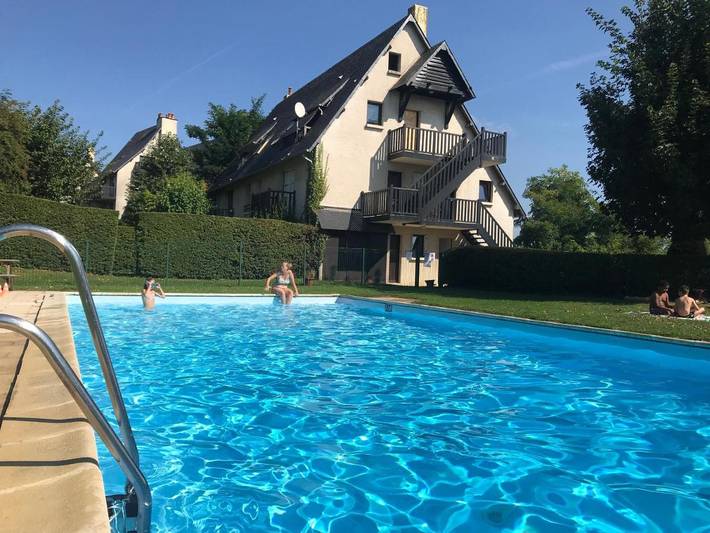 Appartement de vacances pour 6 personnes, avec piscine ainsi que vue et jardin