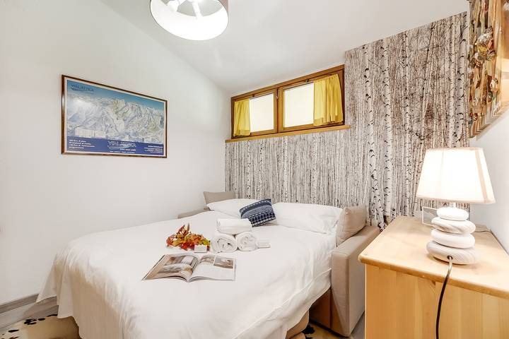 Ganze Wohnung, Appartamento Alpine Inspiration for 4 with Balcony in Cesana Torinese, Via Lattea