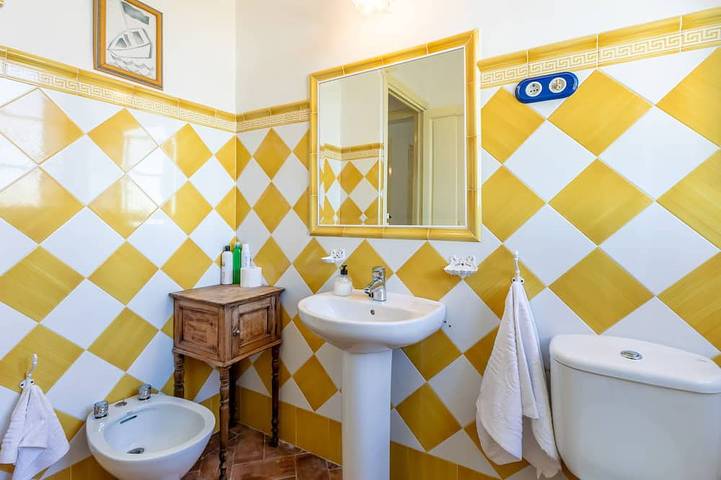 Manor house in the middle of Hacienda de Olivar in Gerena, Sevilla Provinz