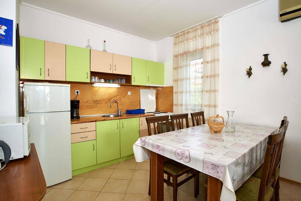 Three-Bedroom House in Burgas, Oblast Burgas