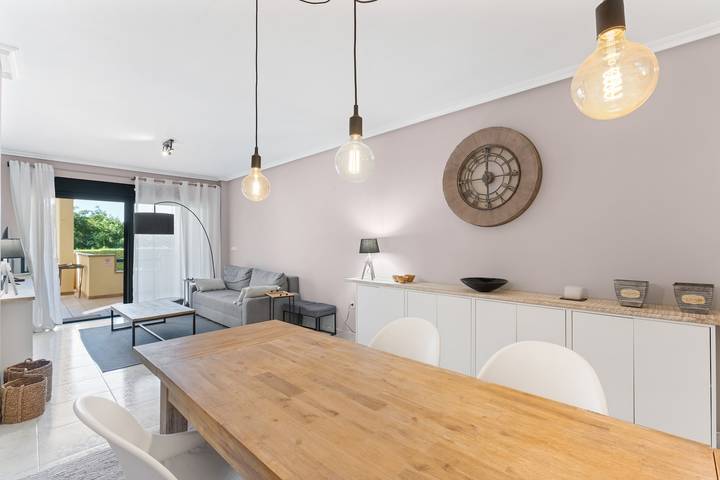 Ganze Wohnung, Apartment 'Ra Sol' mit Gemeinschaftspool, WLAN und Klimaanlage in Campoamor Golf, Orihuela