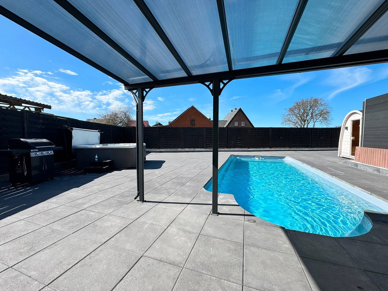 Maison de vacances 'Fewo Neubörger Wellness' avec piscine privée, Wi-Fi et climatisation in Neubörger, Emsland
