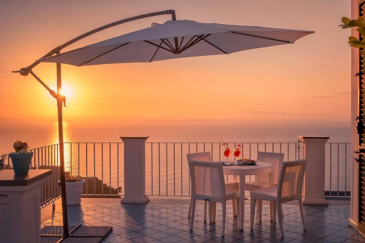 Deluxe Double Room in Vico Equense, Sorrento Coast