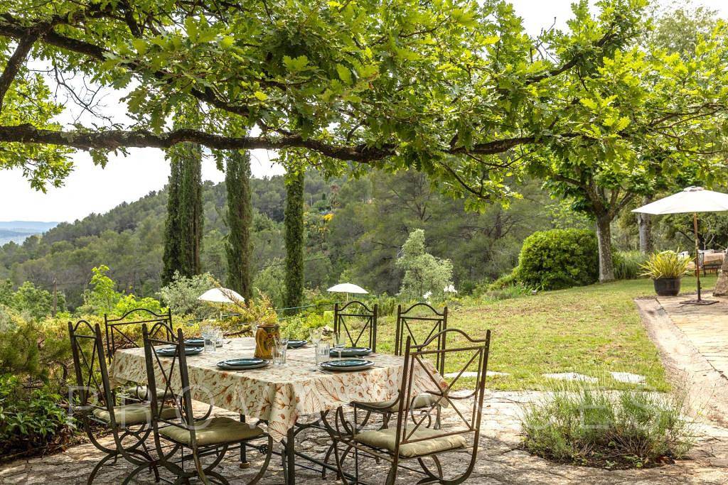 Provencal holiday home with a view of Fayence in Fayenza, Region de Draguignan