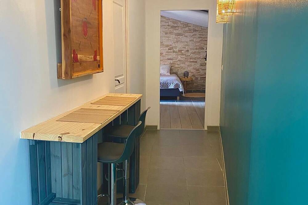 Cosy room with exterior in Saint-Martin-de-Crau, Arles e dintorni