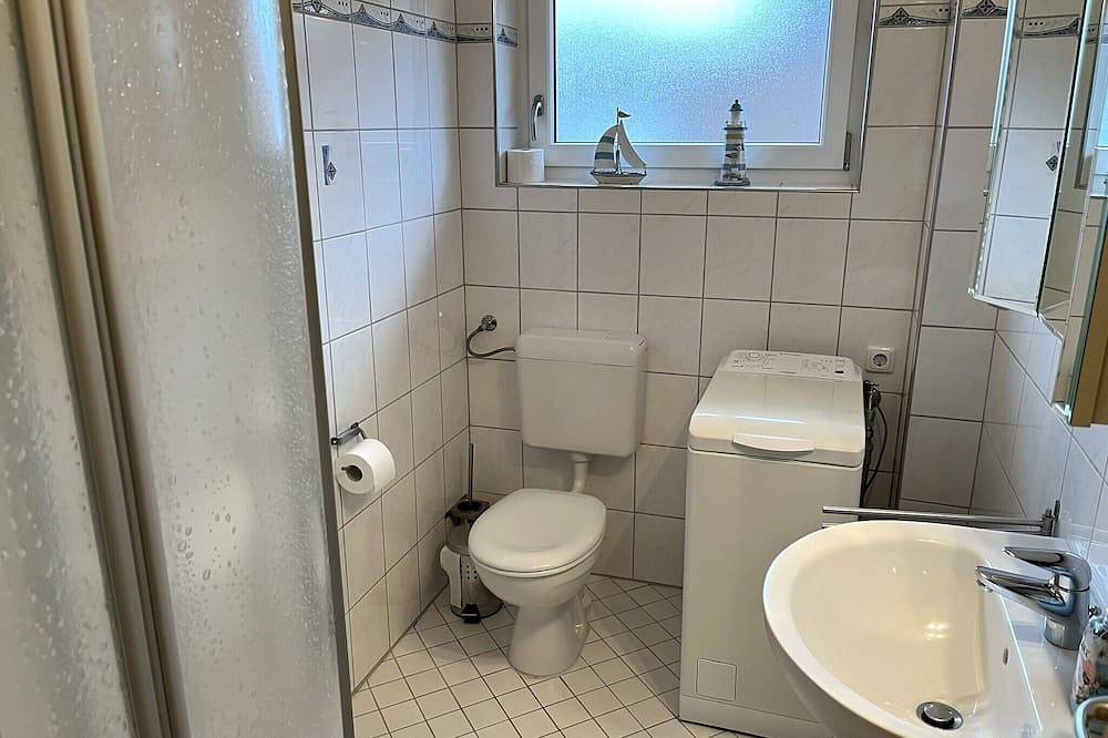 Entire apartment, Gemütliche, Geräumige Ferienwohnung mit Großer Terrasse in Westerdeichstrich in Westerdeichstrich, Dithmarschen