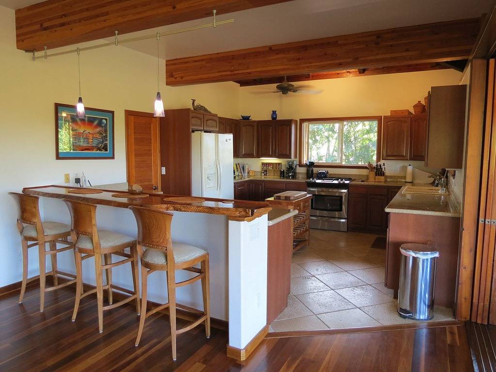 Ein schönes Haus mit Meerblick - zu Fuß zum Strand von Manini! Genießen Sie die hawaiianische Kultur! in Napoopoo, Hōnaunau