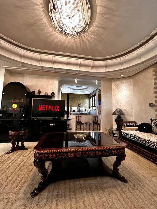 Villa pour 8 personnes, avec jardin et piscine ainsi que vue et terrasse à Casablanca - 4