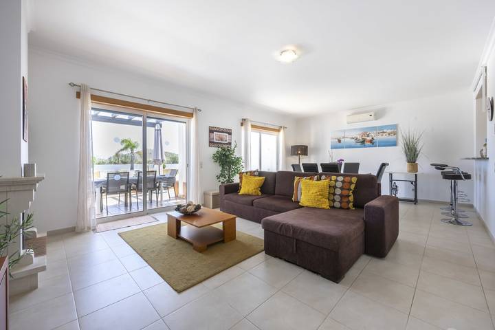 Ferienwohnung für 6 Personen, mit Terrasse und Whirlpool sowie Garten und Pool - 1