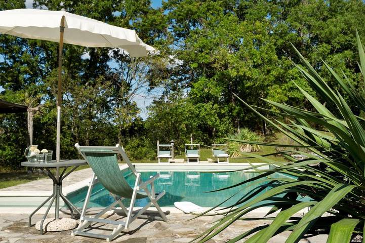 Agriturismo per 24 persone, con Balcone e Terrazza nonché Giardino e Piscina a Cinigiano