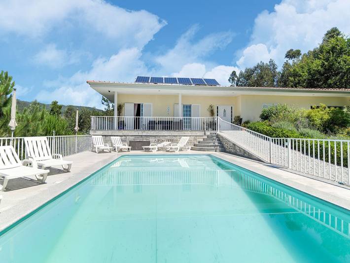 Casa de vacaciones para 2 personas, con piscina y terraza en Penafiel