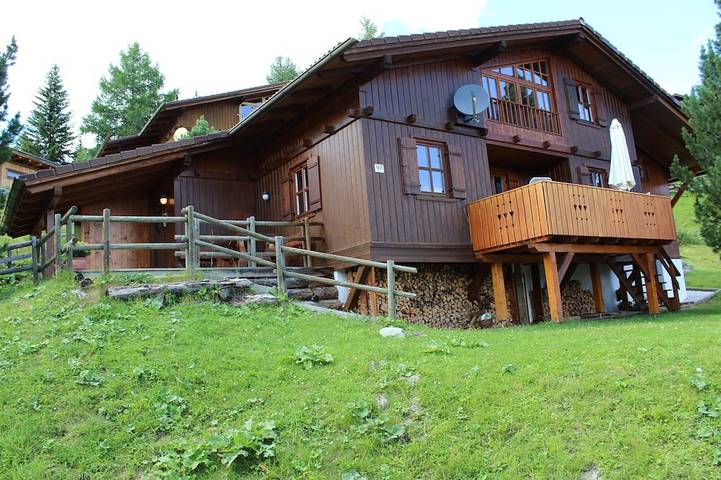 Blockhütte für 10 Personen, mit Garten und Balkon sowie Sauna am Falkertsee