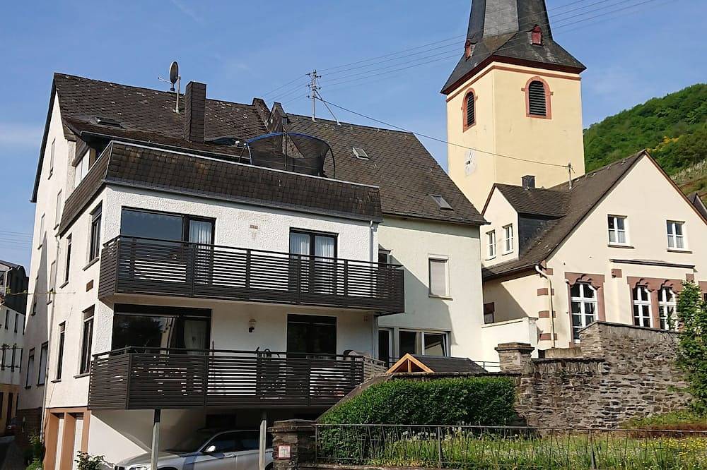 Ganze Wohnung, Ferienwohnung mit Balkon und Blick auf die Moselpromenaden in Alf, Traben-Trarbach und Umbegung