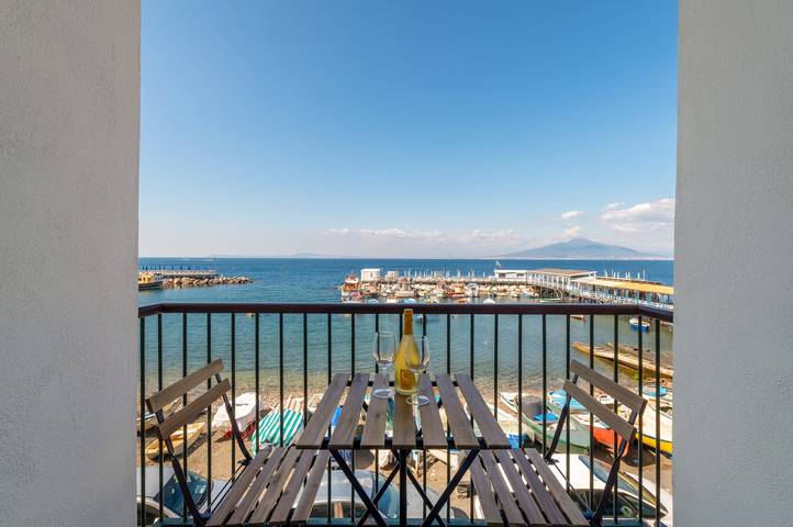 Blasi Sea View – Sorrento: Gemütliches Apartment mit Meerblick in Sorrent, Sorrento Coast