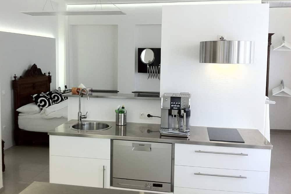 Ganze Wohnung, Modern 1 room Loft City Center Ground Floor in Ulm, Schwaben