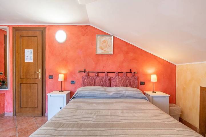 Villa a Monterotondo con Piscina e Vista Tiber in Monte Rotondo, Provincia di Roma