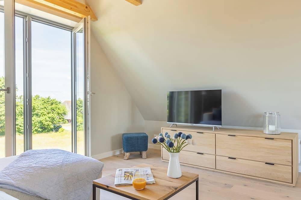 Ganze Wohnung, Ada 1: Stilvolle Wohnung mit Meerblick auf die Amrumer Odde in  „Adas Hüs“  in N in Norddorf, Amrum