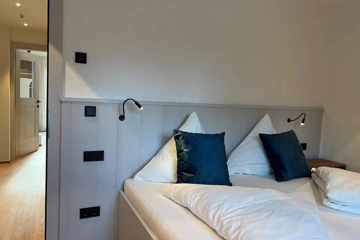 Ganze Wohnung, Balcony Suite mit wundervollem Seeblick in Frauenchiemsee, Chiemsee, Gemeinde