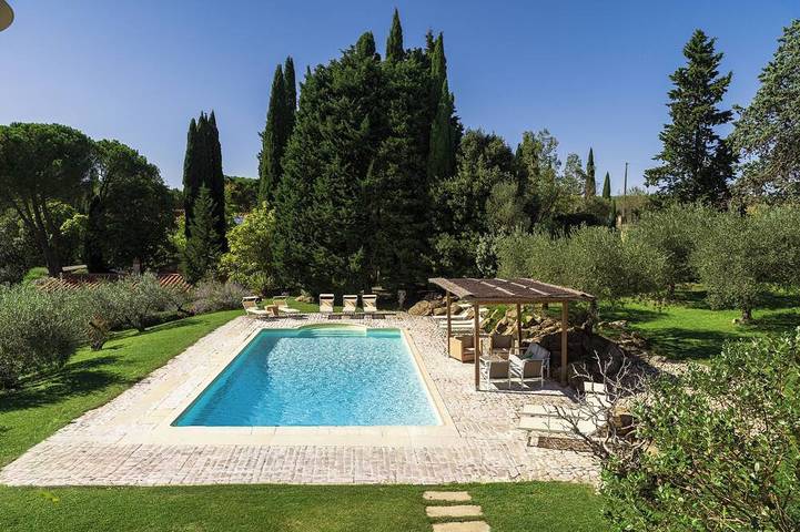 Ferienhaus für 12 Personen, mit Balkon und Garten in Arezzo