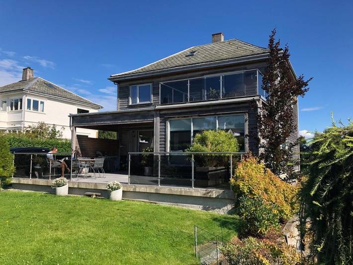 Villa für 7 Personen, mit Ausblick und Sauna sowie Garten - 1