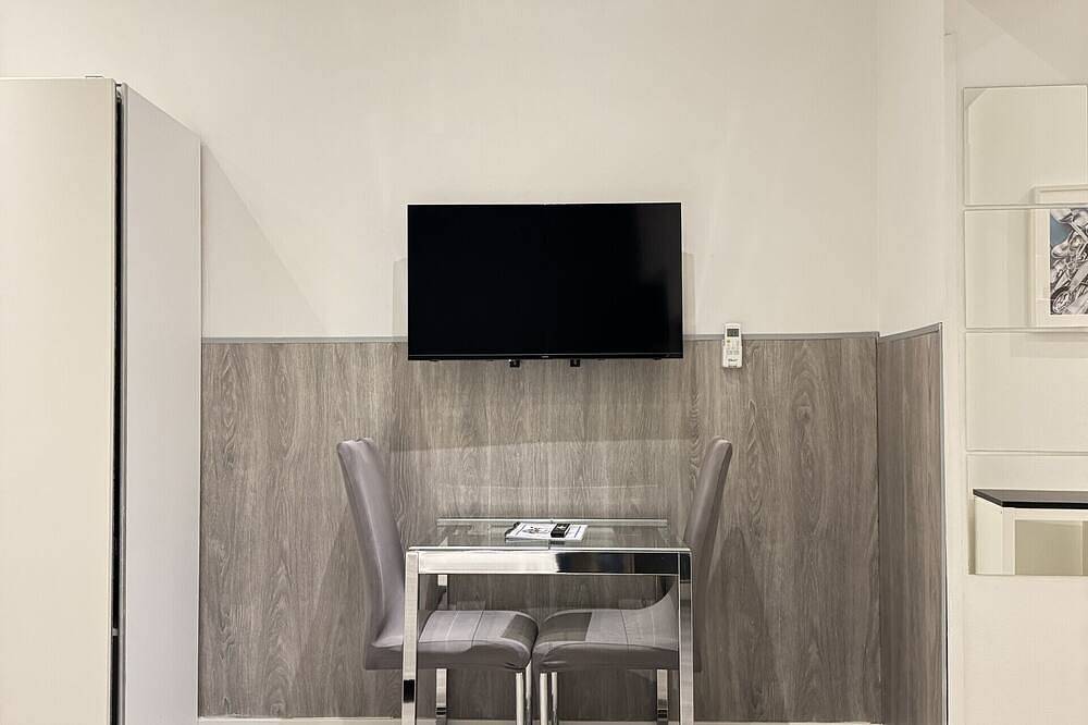 Entire apartment, Downtown Cozy Studio Apartment Gran Vía | 027 in Centro (Madrid), Madrid