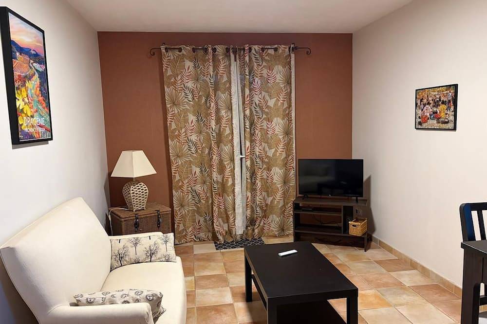 Ganze Wohnung, Discover a true haven of peace for your vacations 🌿 in Sillans-la-Cascade, Brignoles Region