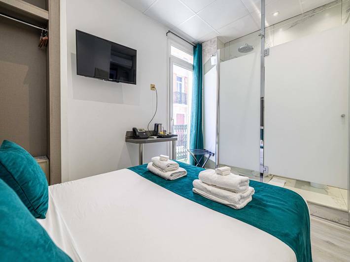 Gîte pour 2 personnes, avec balcon/terrasse dans Cinema Les Arcades Ales - 3