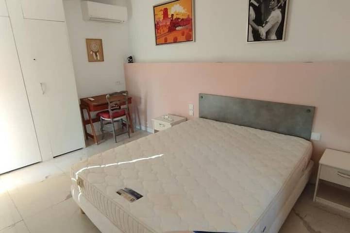 Ganze Wohnung, Charming studio in Toulon - quiet, bright and well located in Toulon, Mittelmeerküste (Frankreich)