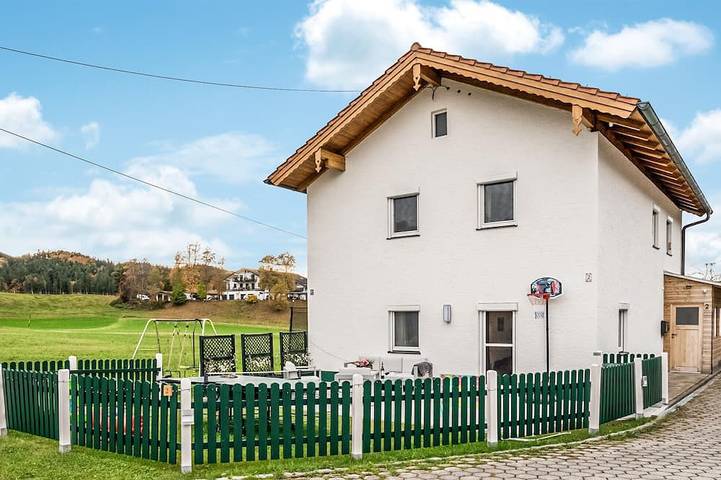 Ferienhaus für 7 Personen, mit Garten in Teisendorf