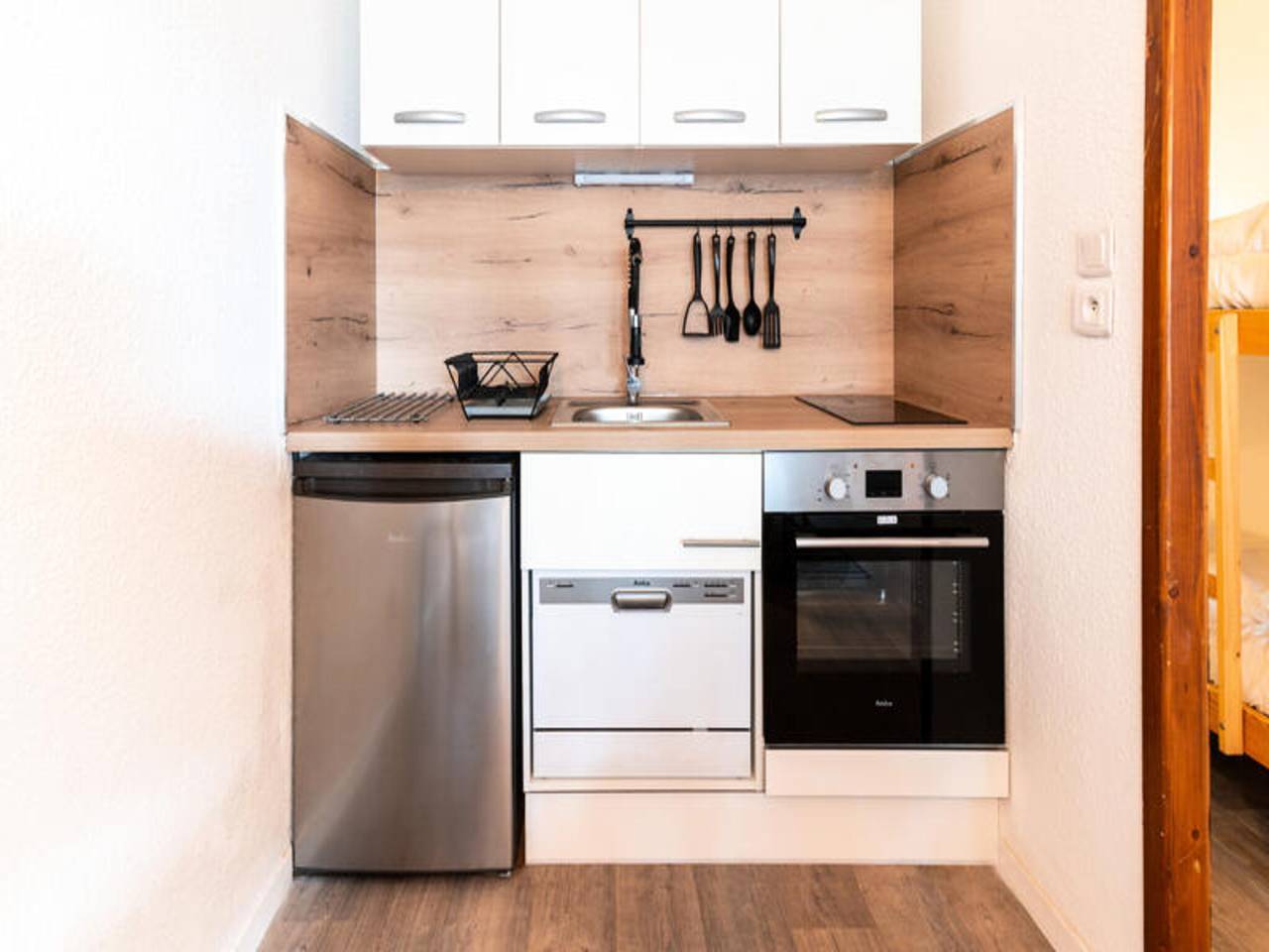 Entire apartment, Apartment in La Joue du Loup near Ski Slopes in La Joue du Loup, Le Dévoluy